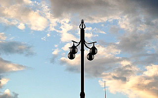 Olecko zmodernizuje miejskie oświetlenie. Będzie taniej i bezpieczniej Olecko zmodernizuje miejskie oświetlenie. Będzie taniej i bezpieczniej